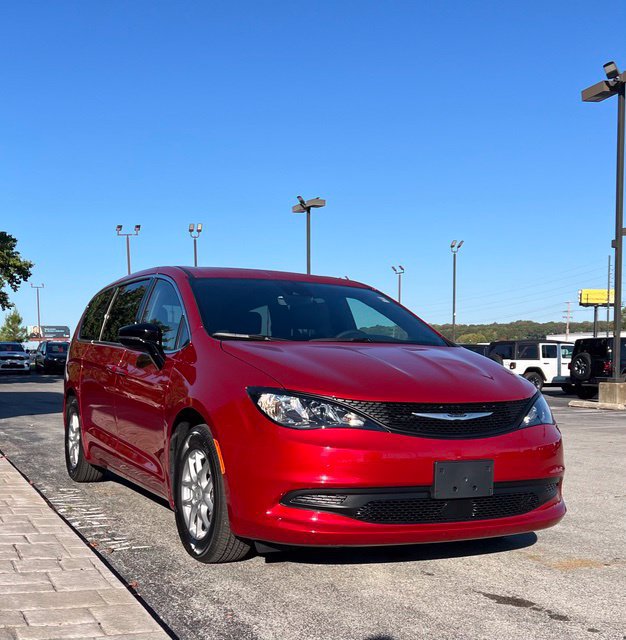 New 2027 Chrysler Pacifica LX FWD image 5