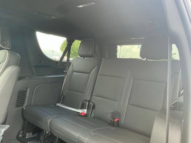 New 2026 Chevrolet Suburban Premier w/ Sun And Tow Package AWD/4WD image 39