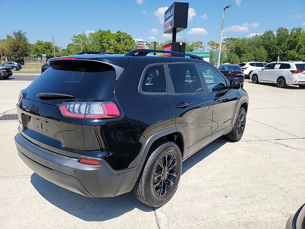 Used 2023 Jeep Cherokee Altitude Lux image 5