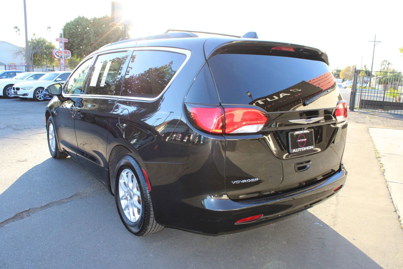 Used 2020 Chrysler Voyager Lxi image 39