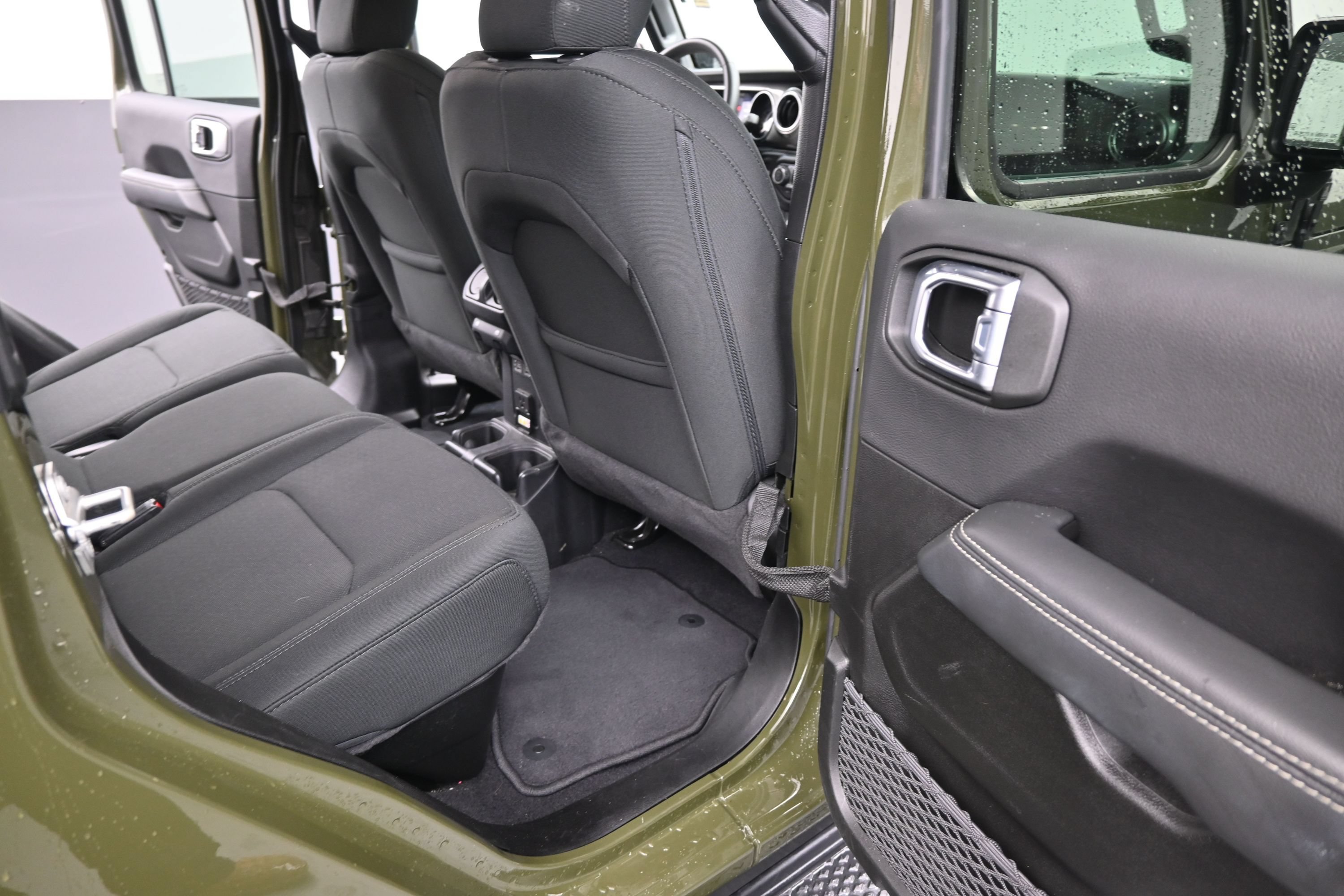 Used 2023 Jeep Gladiator Overland AWD/4WD image 20