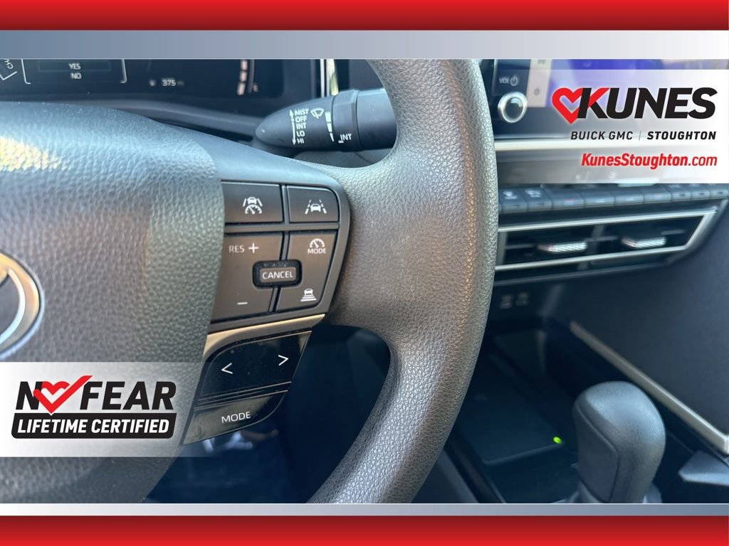 Used 2025 Toyota Camry LE FWD image 25