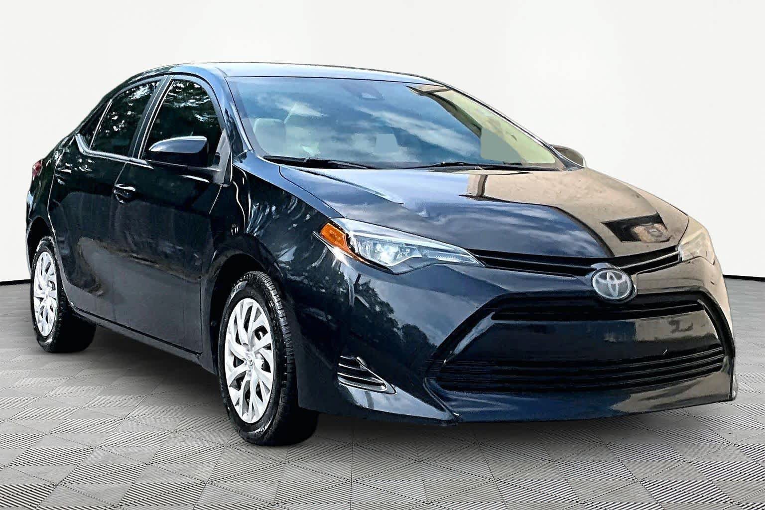 Certified 2019 Toyota Corolla LE FWD image 3