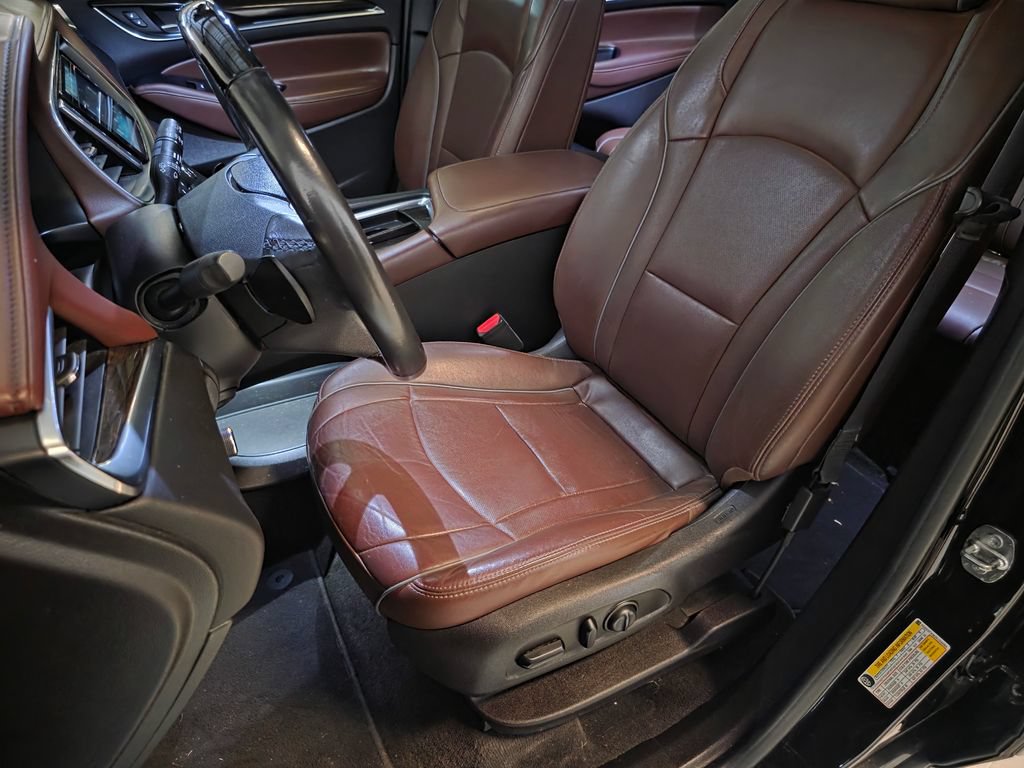 Used 2019 Buick Enclave Avenir w/ Avenir Technology Package AWD/4WD image 25