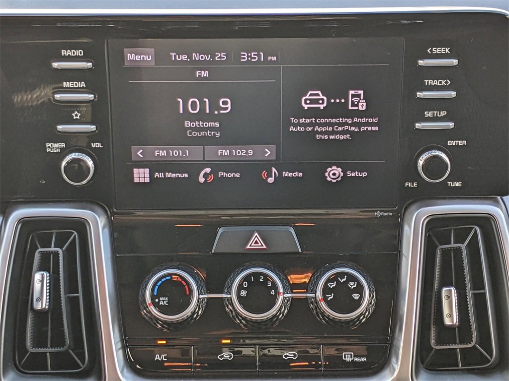 Used 2023 Kia Sorento LX image 28