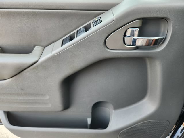 Used 2015 Nissan Frontier SL RWD image 24