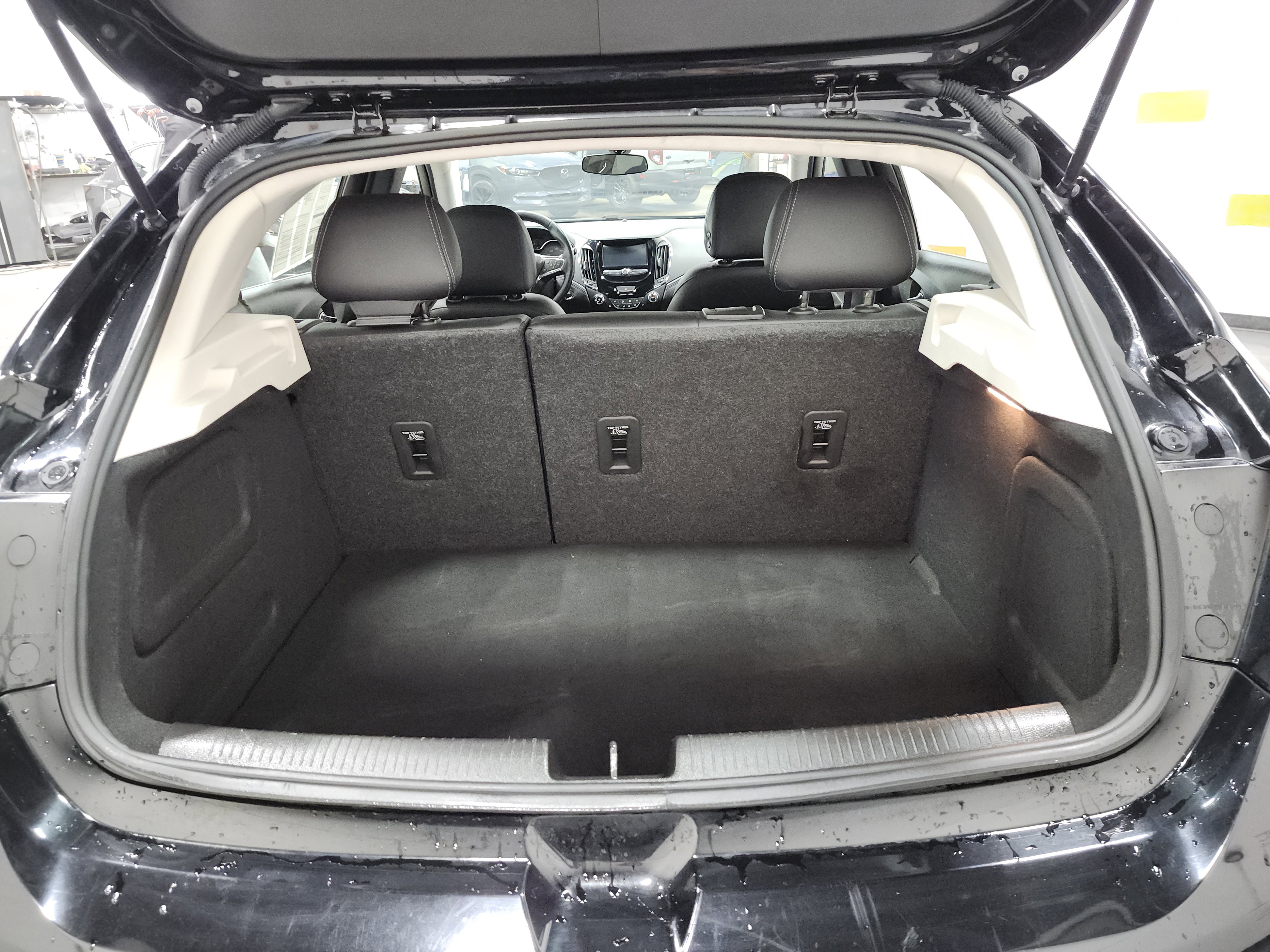 Used 2017 Chevrolet Cruze Premier image 23