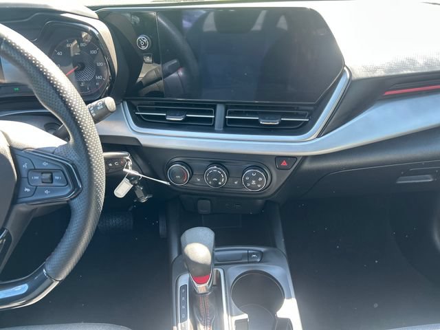 Used 2024 Chevrolet Trax RS w/ Sunroof Package FWD image 20