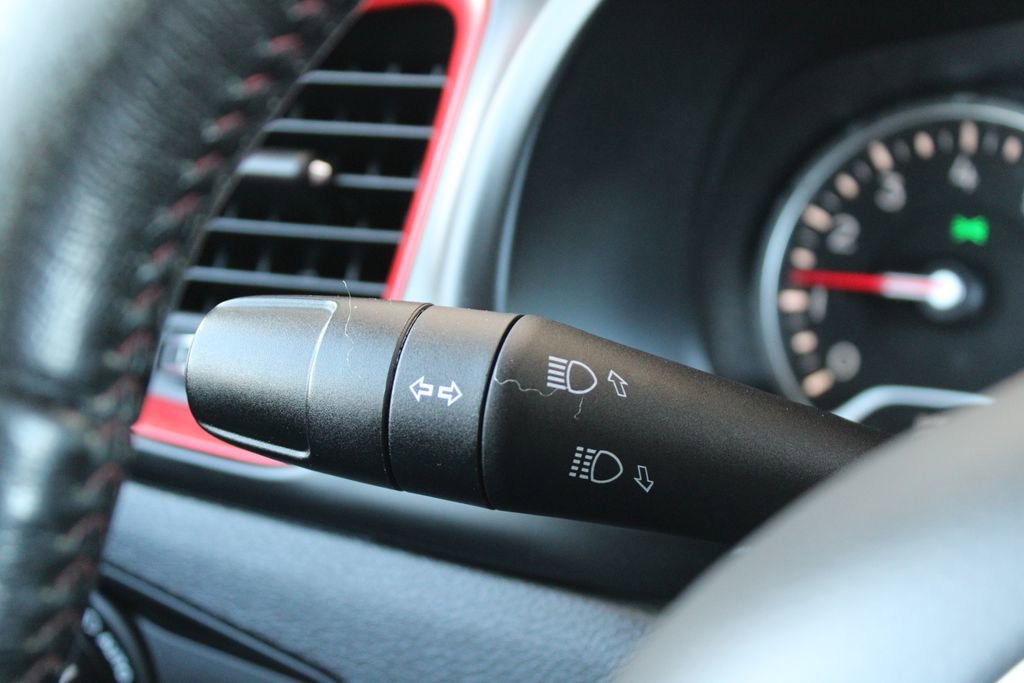 Used 2015 Jeep Renegade Trailhawk w/ Safety & Security Group I image 31