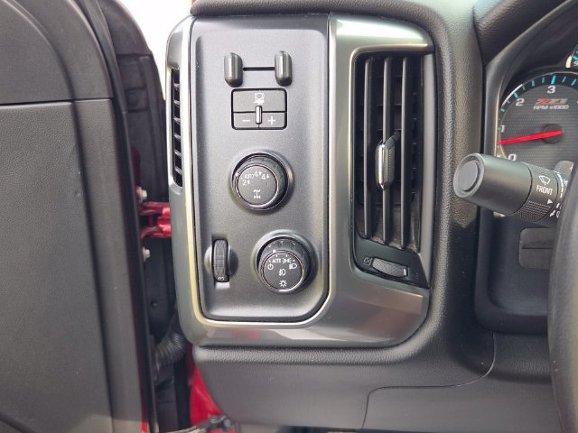 Used 2018 Chevrolet Silverado 1500 LT w/ All Star Edition AWD/4WD image 28