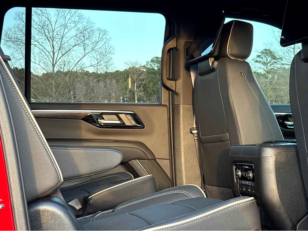 New 2025 Chevrolet Suburban Premier image 10