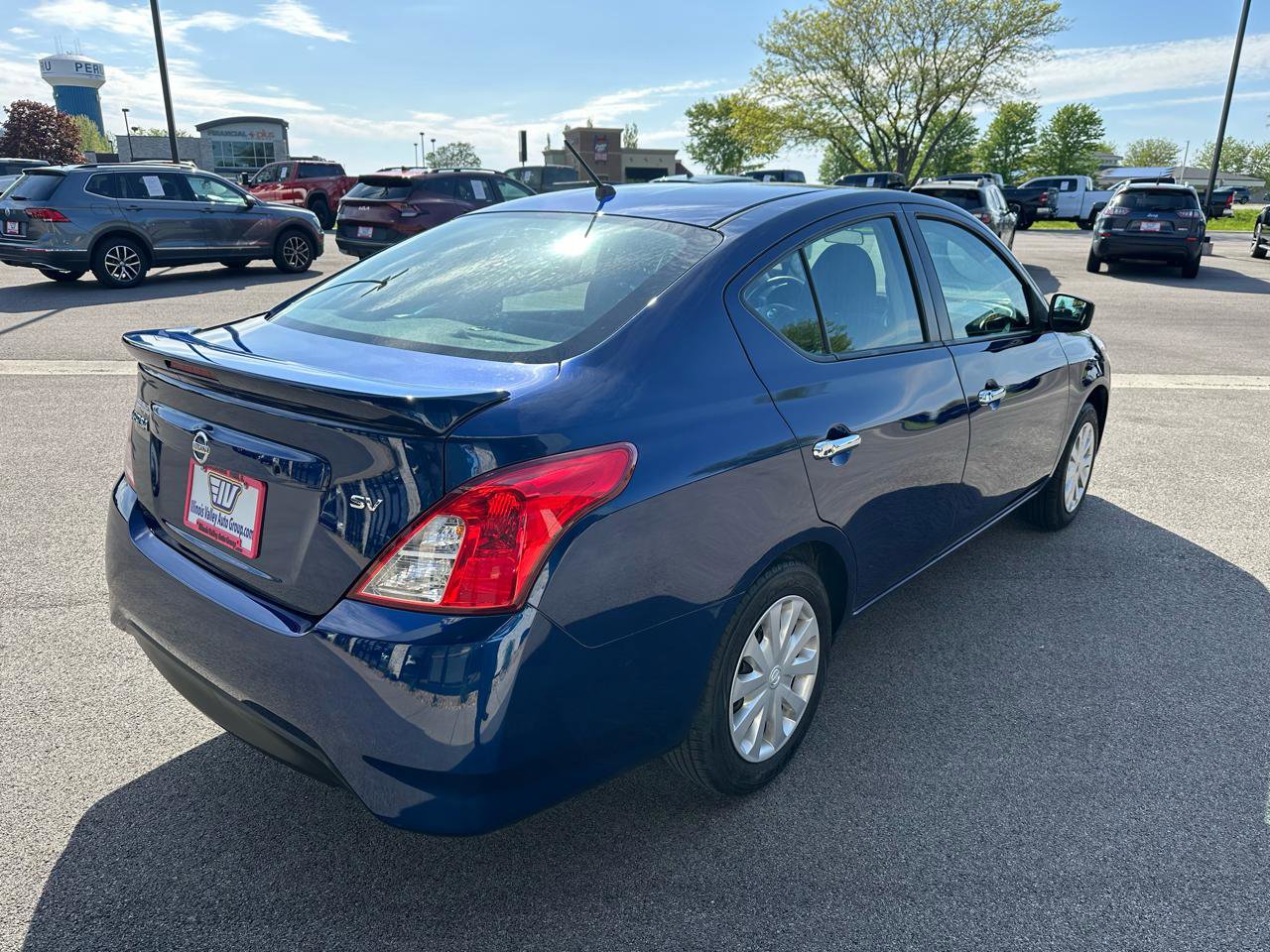 Used 2019 Nissan Versa SV FWD image 7