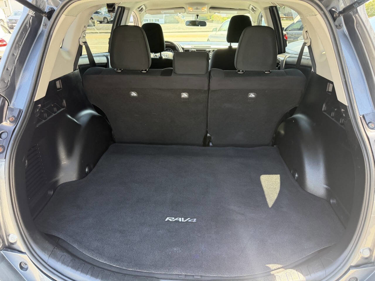 Used 2016 Toyota RAV4 LE AWD/4WD image 7