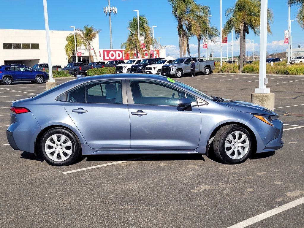 Used 2025 Toyota Corolla LE image 3
