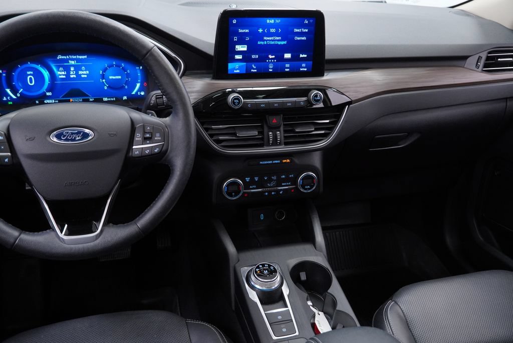 Used 2020 Ford Escape Titanium AWD/4WD image 17