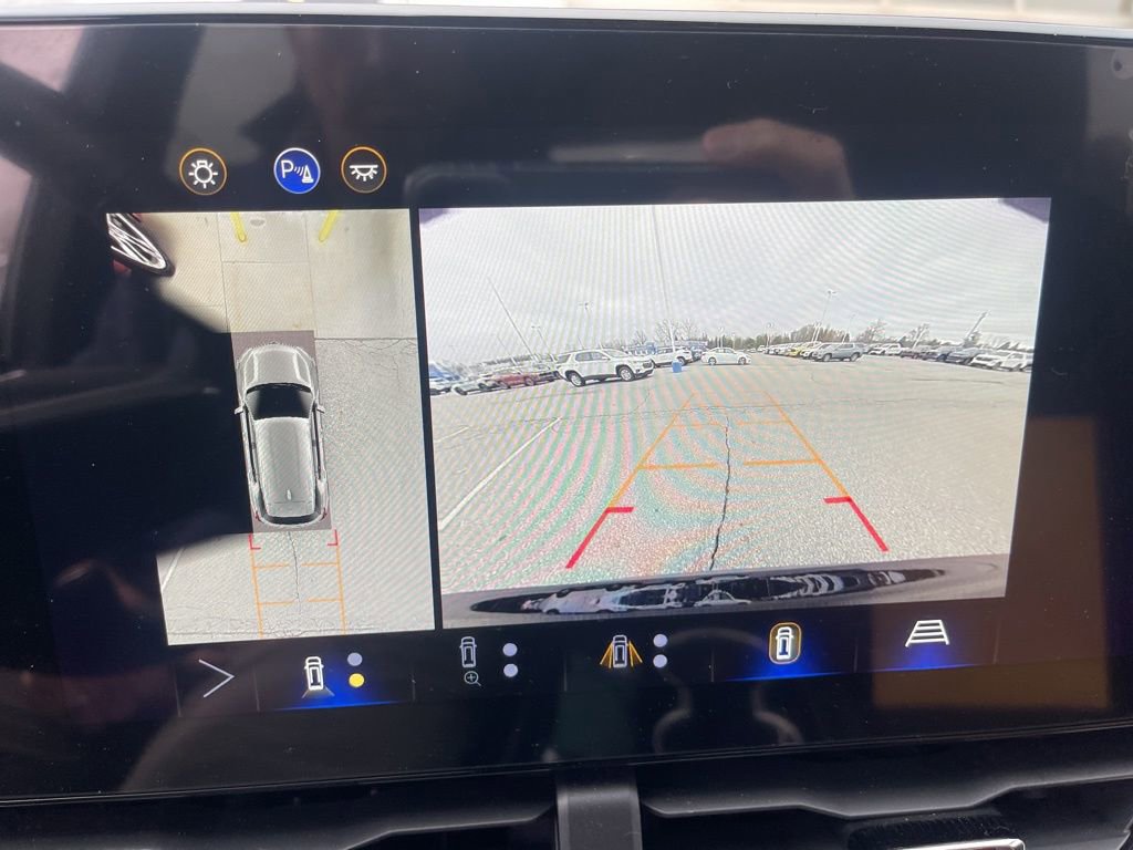 Used 2025 Chevrolet Equinox LT w/ Convenience Package II image 16