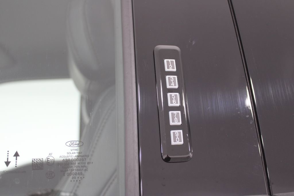 New 2026 Ford F250 Lariat w/ Black Appearance Package image 21