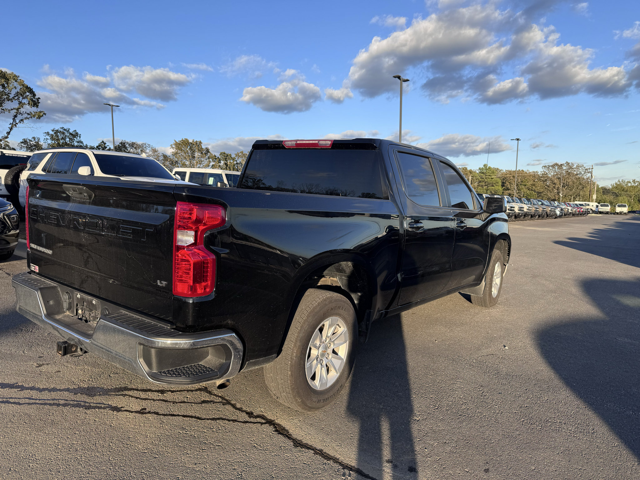Used 2025 Chevrolet Silverado 1500 LT RWD image 5