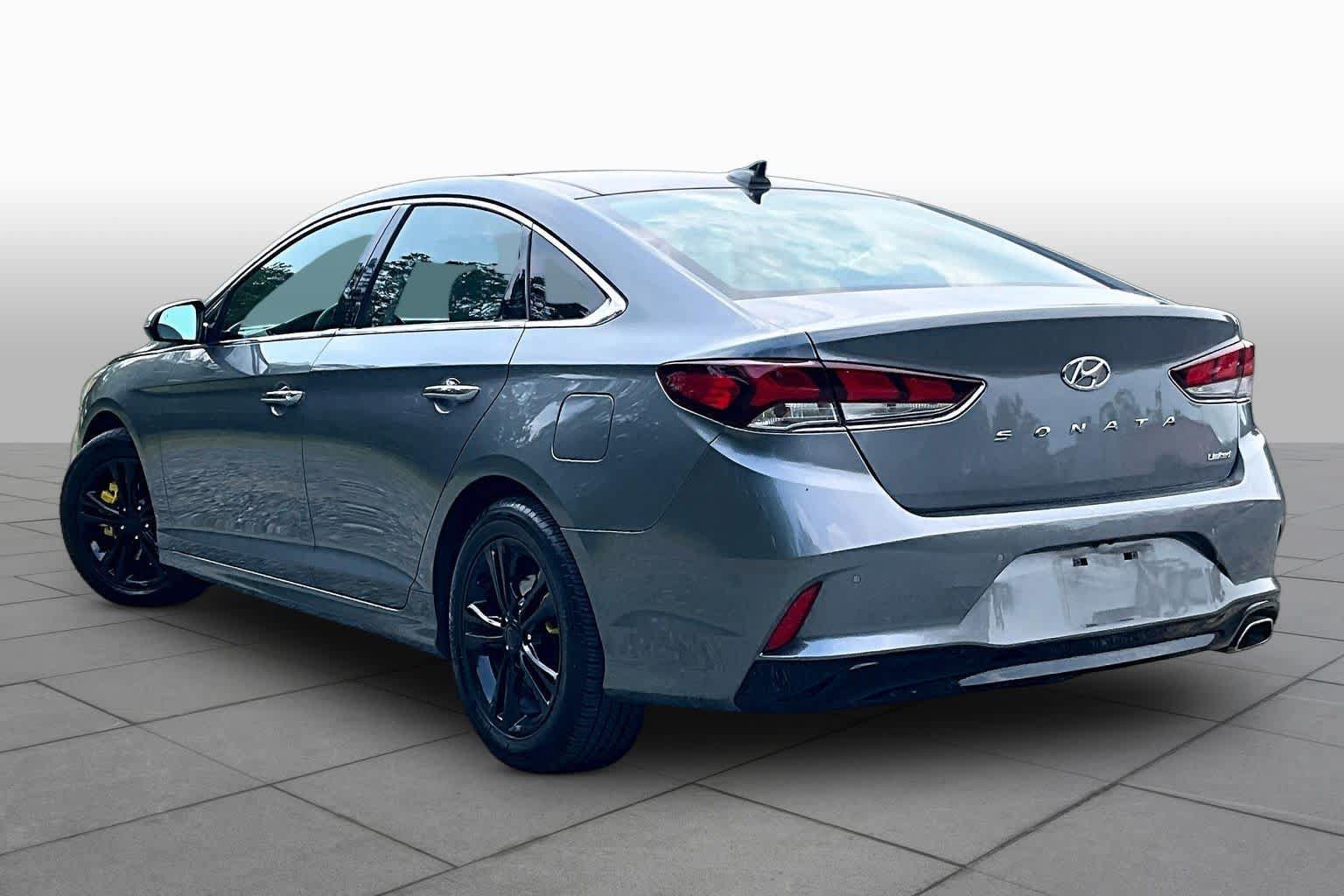 Used 2019 Hyundai Sonata Limited w/ Ultimate Package 04 FWD image 12