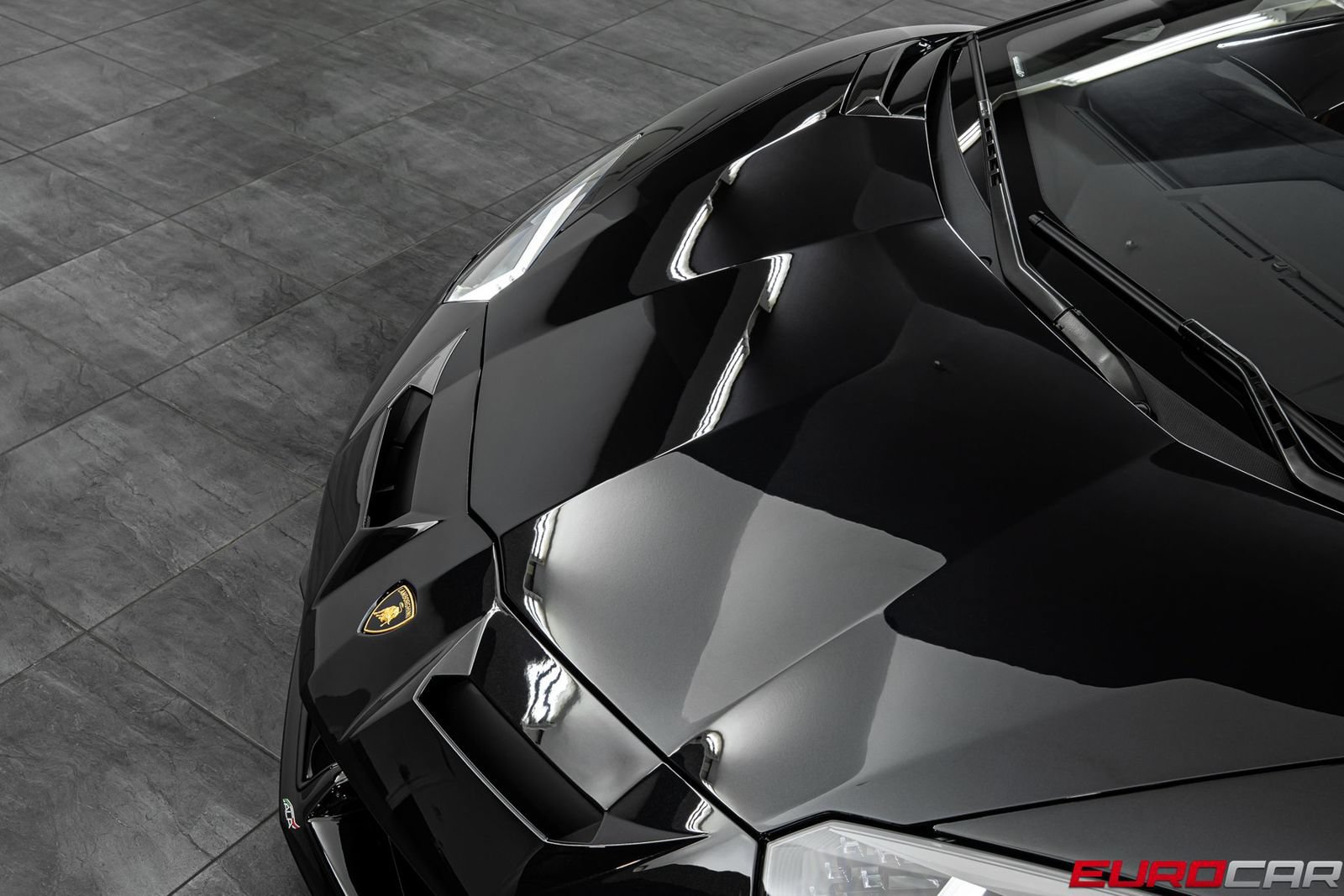 Used 2021 Lamborghini Aventador SVJ AWD/4WD image 12