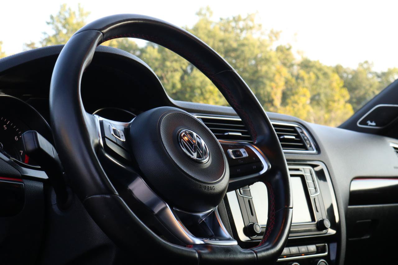 Used 2017 Volkswagen Jetta GLI FWD image 20