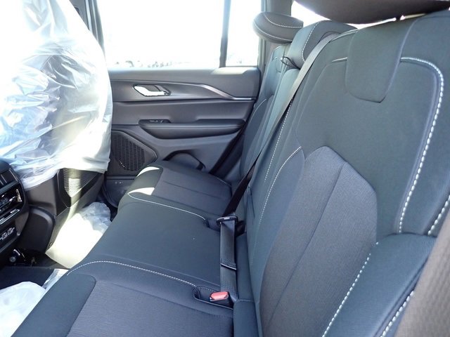 New 2025 Jeep Grand Cherokee Laredo w/ Luxury Tech Group I image 13