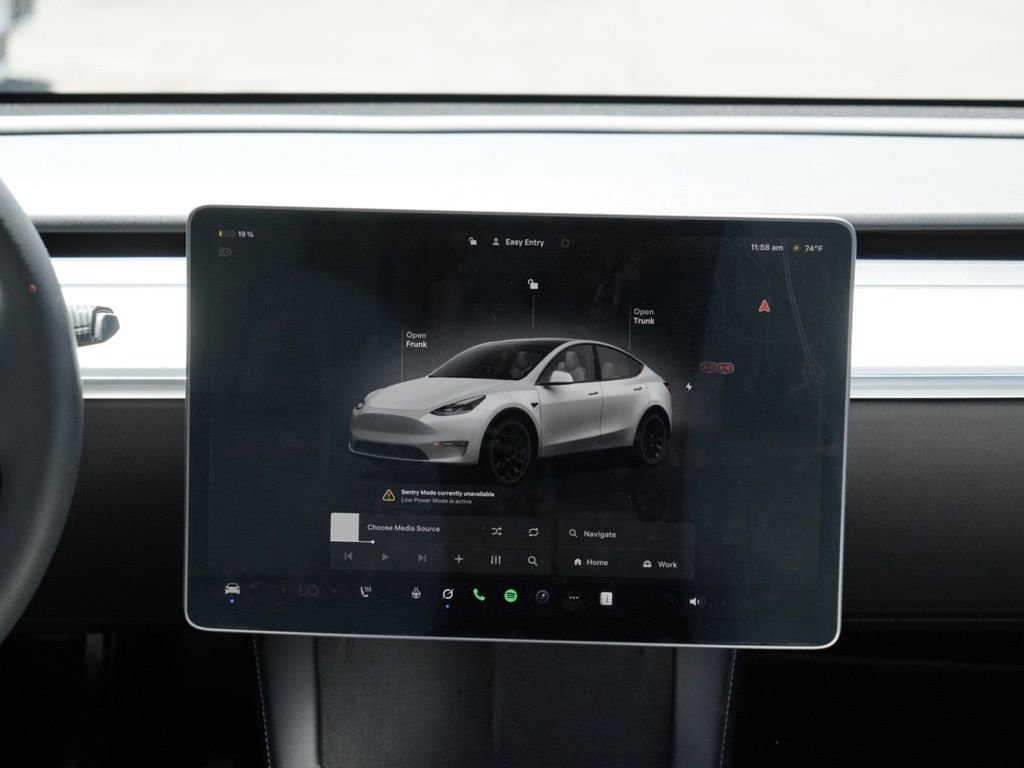 Used 2022 Tesla Model Y Performance AWD/4WD image 18