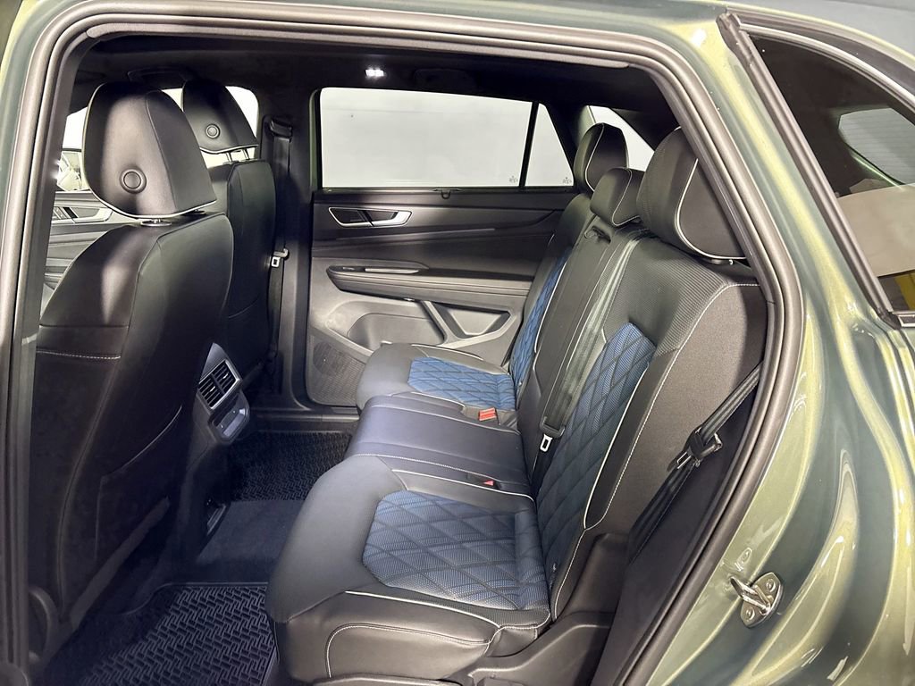 New 2026 Volkswagen Atlas Cross Sport SEL Premium R-Line image 21