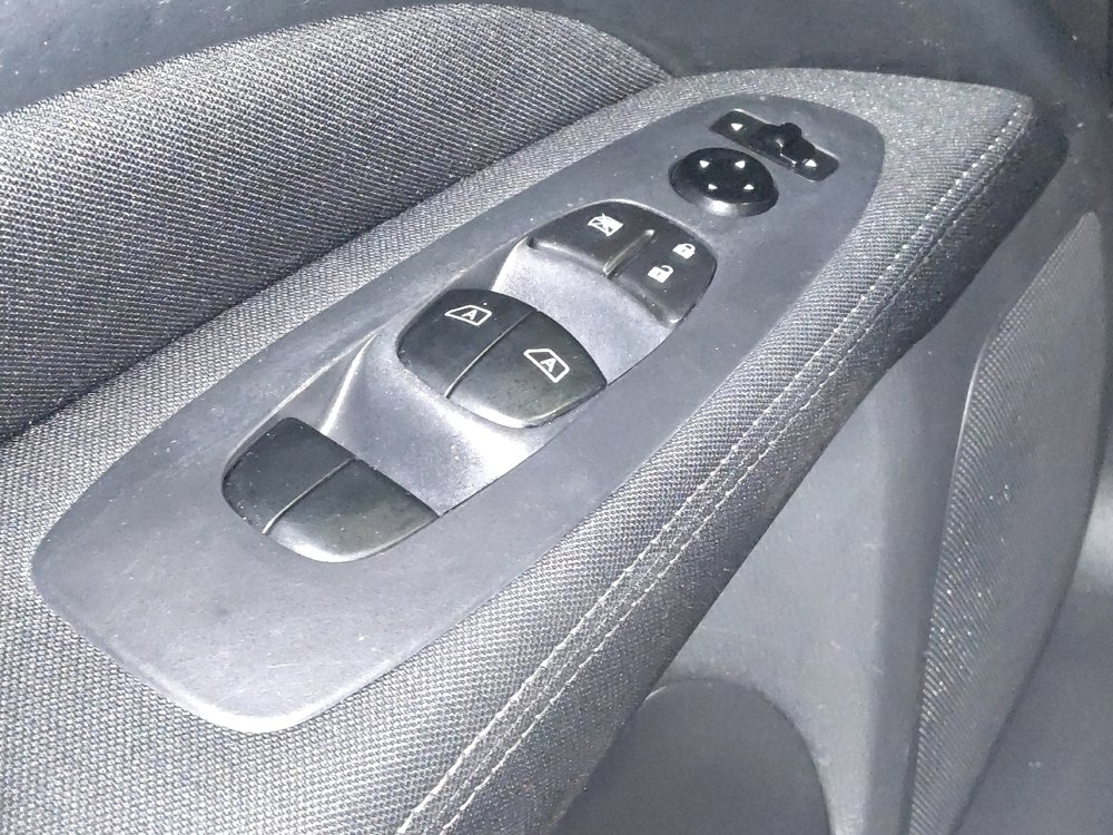 Used 2017 Nissan Pathfinder SV FWD image 27