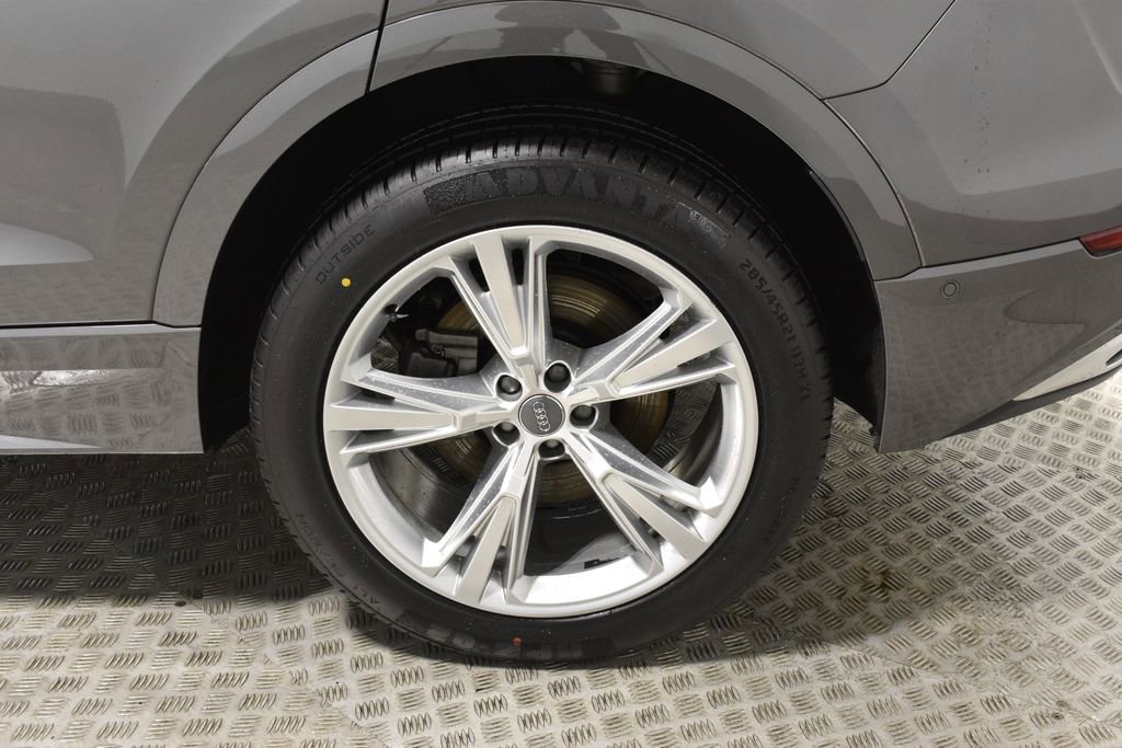 Used 2019 Audi Q8 Premium Plus w/ Premium Plus image 38