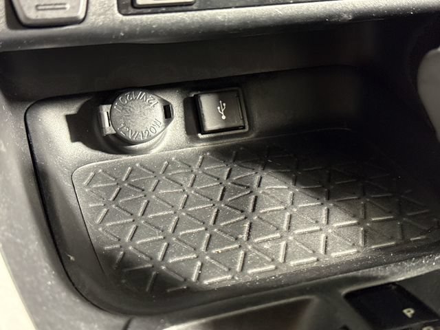 Used 2020 Toyota RAV4 XLE Premium AWD/4WD image 40