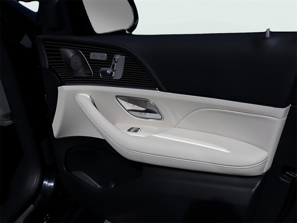 New 2026 Mercedes-Benz GLS 450 4MATIC image 7