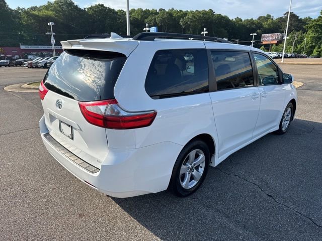 Used 2020 Toyota Sienna LE FWD image 5