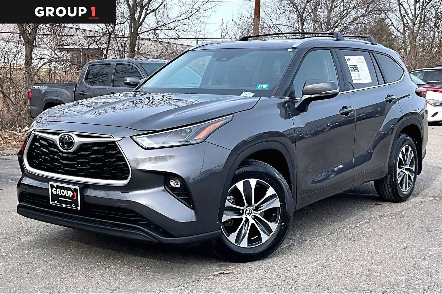 Used 2023 Toyota Highlander XLE image 1