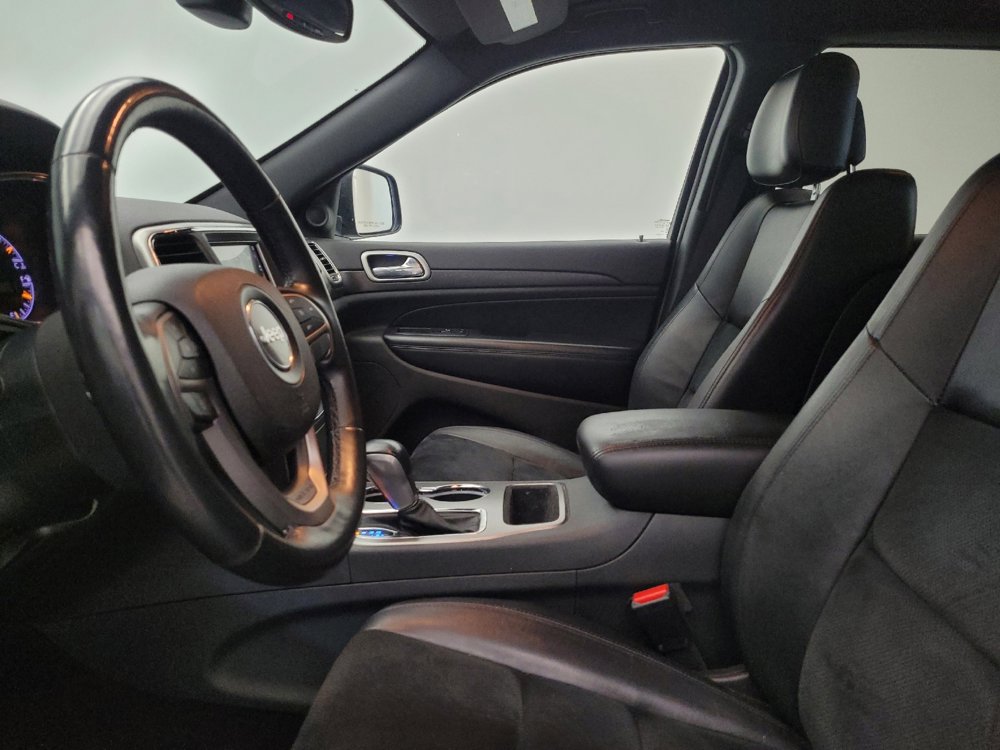 Used 2018 Jeep Grand Cherokee Altitude AWD/4WD image 17