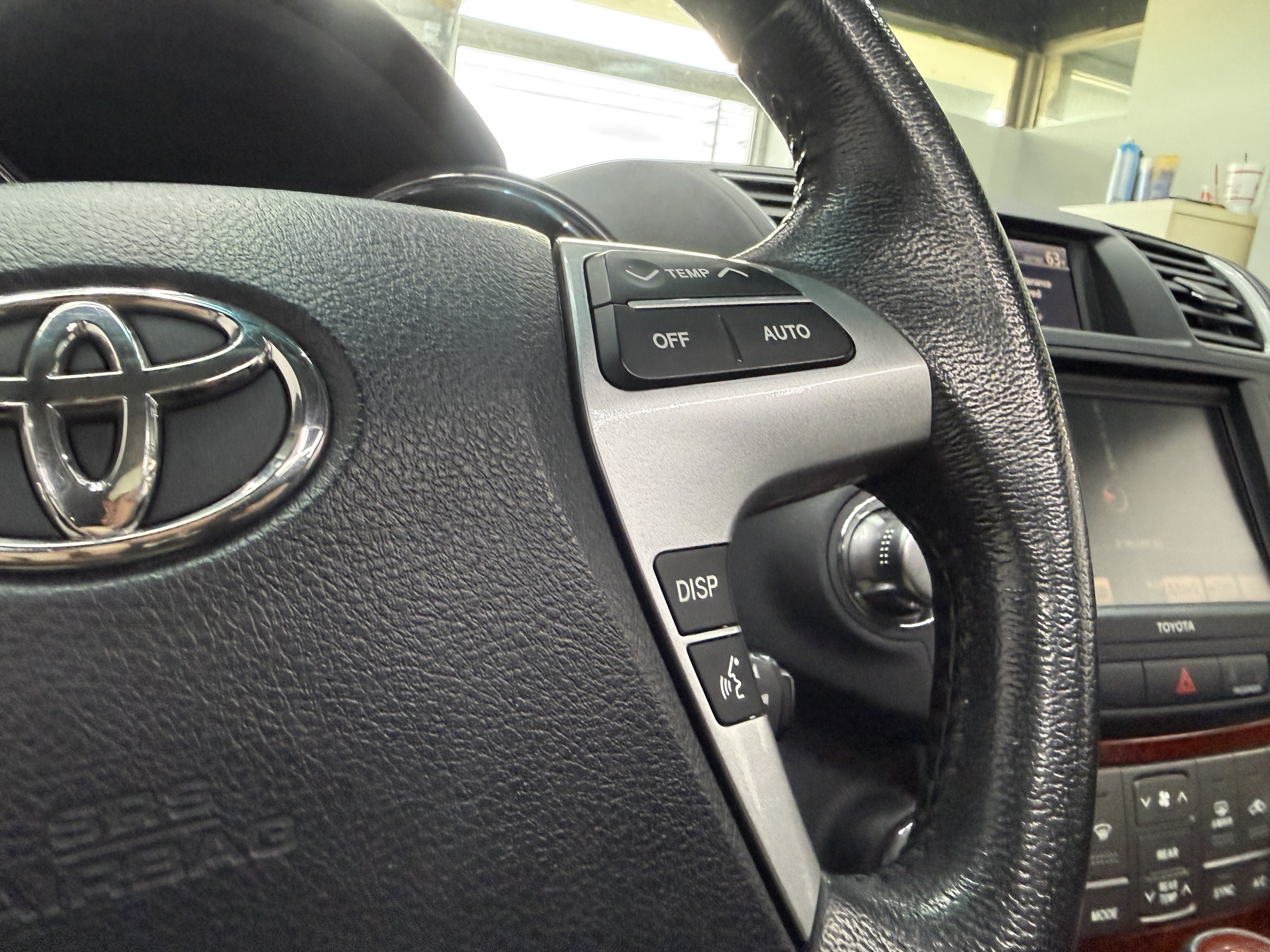Used 2012 Toyota Highlander Limited AWD/4WD image 15
