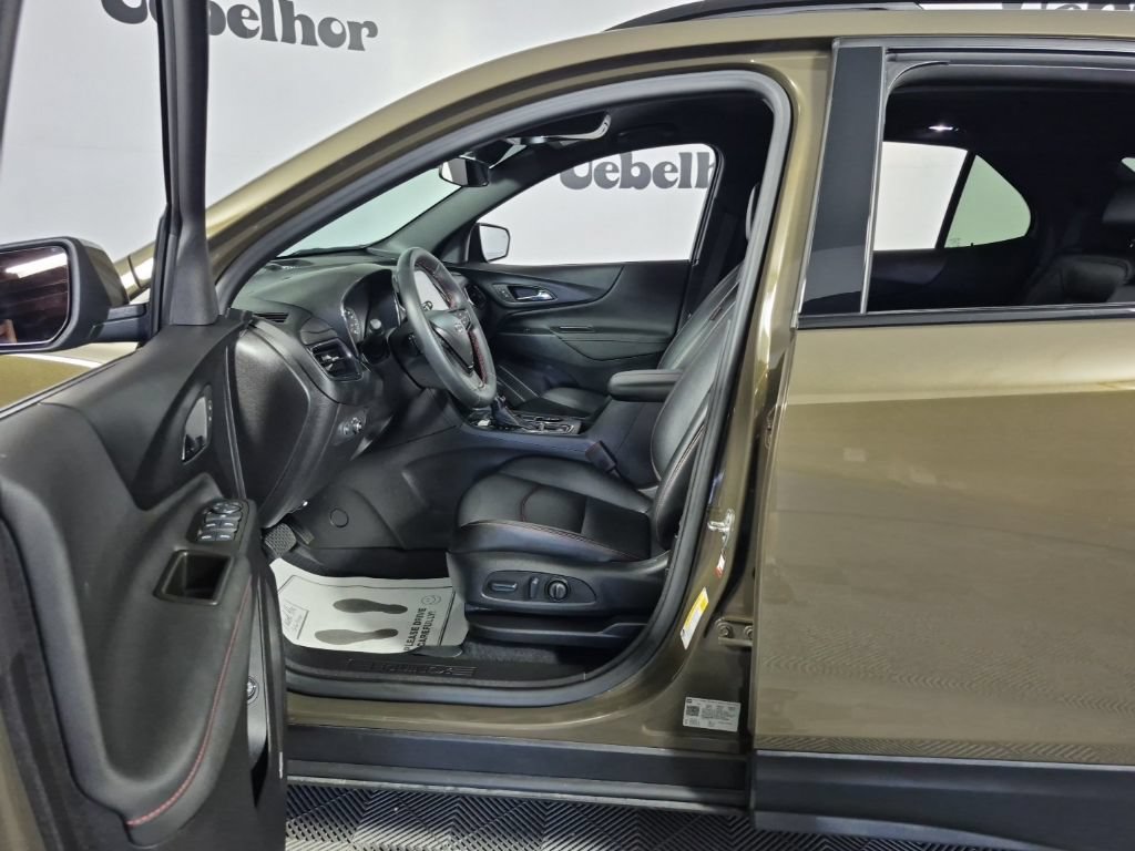 Certified 2024 Chevrolet Equinox RS w/ RS Leather Package FWD image 5