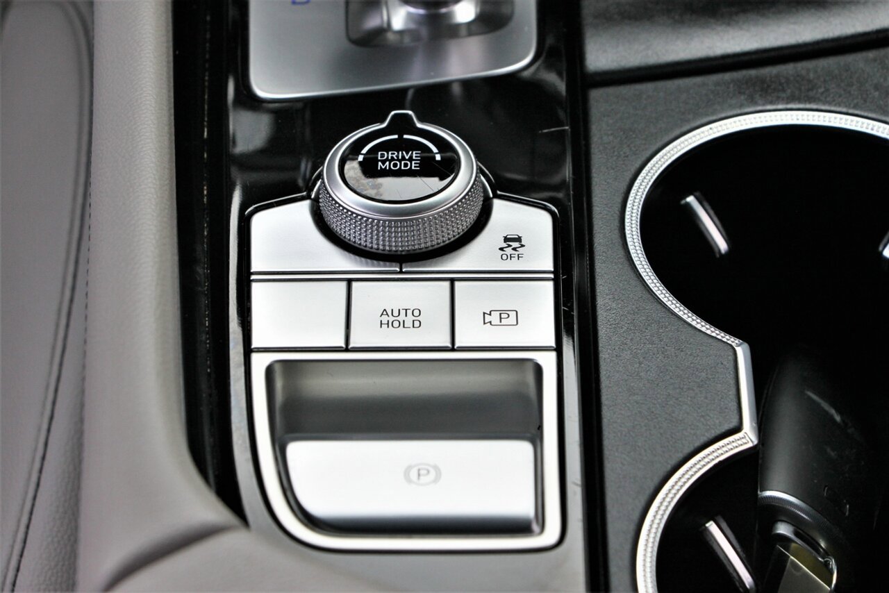 Used 2022 Genesis G70 2.0T RWD image 34