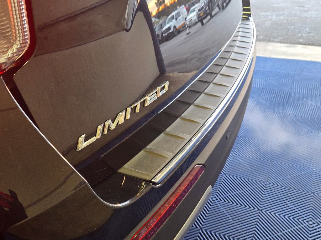 Used 2023 Ford Explorer Limited w/ Equipment Group 301A image 33