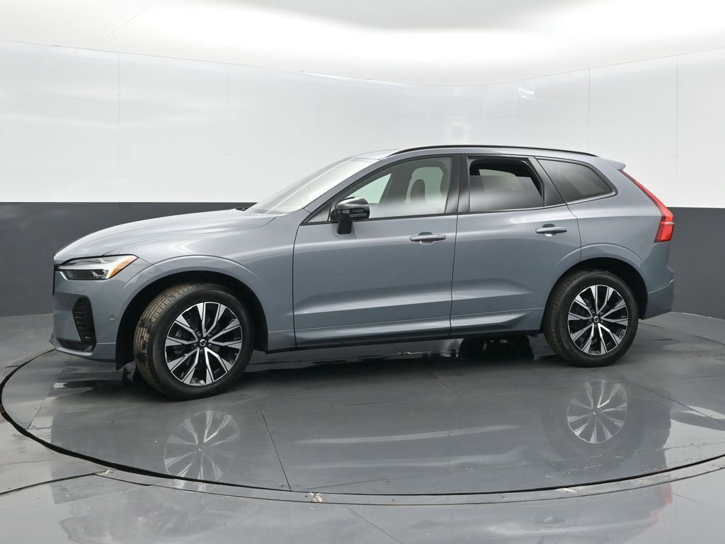 Used 2024 Volvo XC60 B5 Plus AWD/4WD image 4