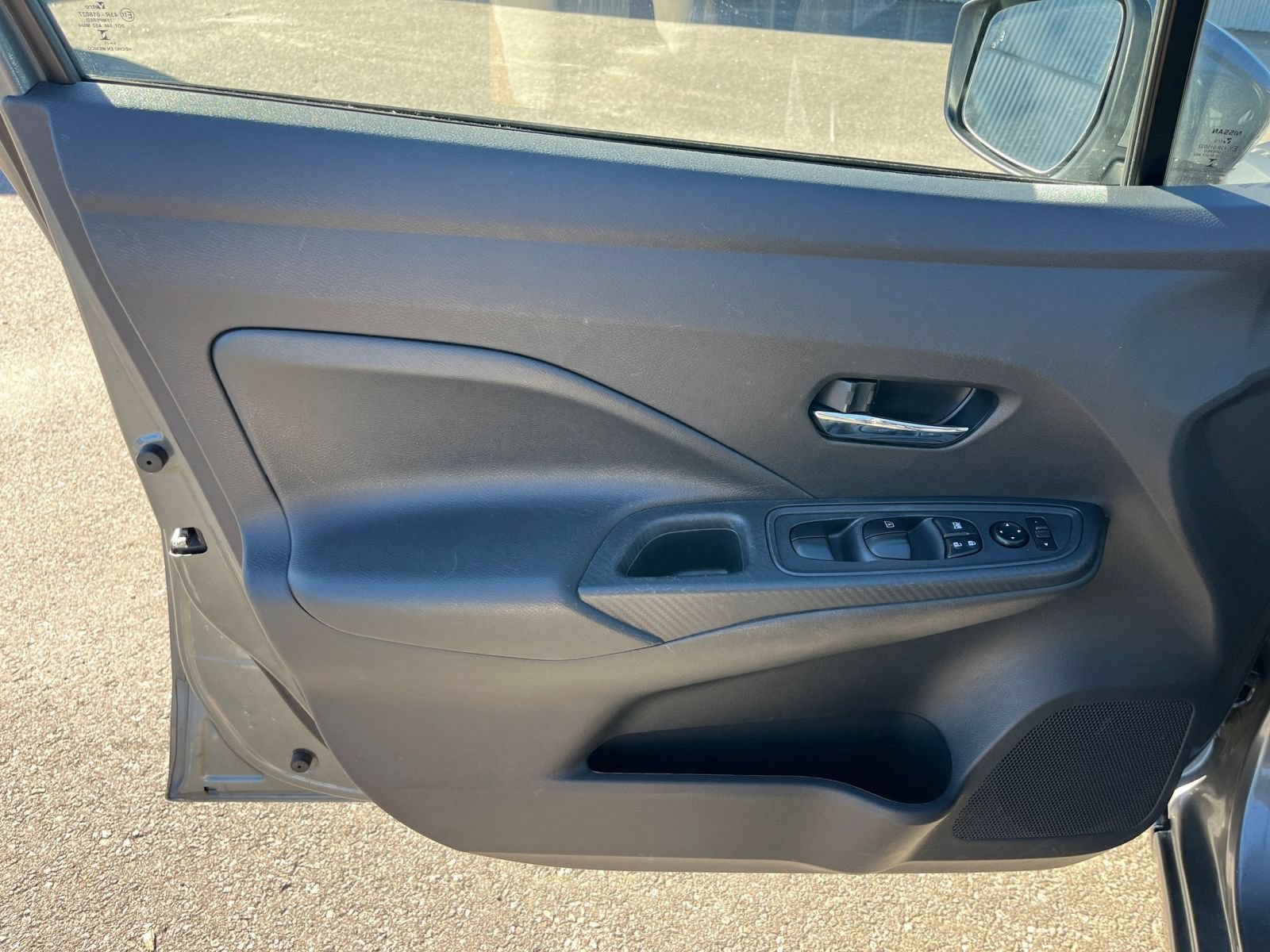 Used 2025 Nissan Versa SV FWD image 18