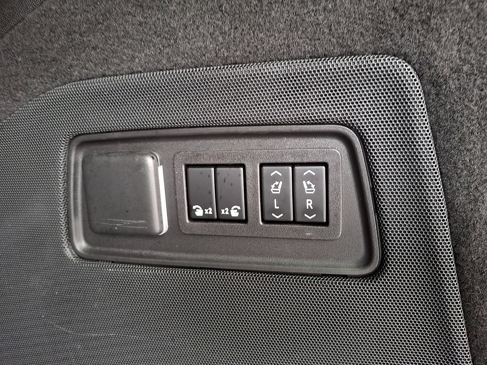 Used 2023 Cadillac Escalade Sport Platinum image 32