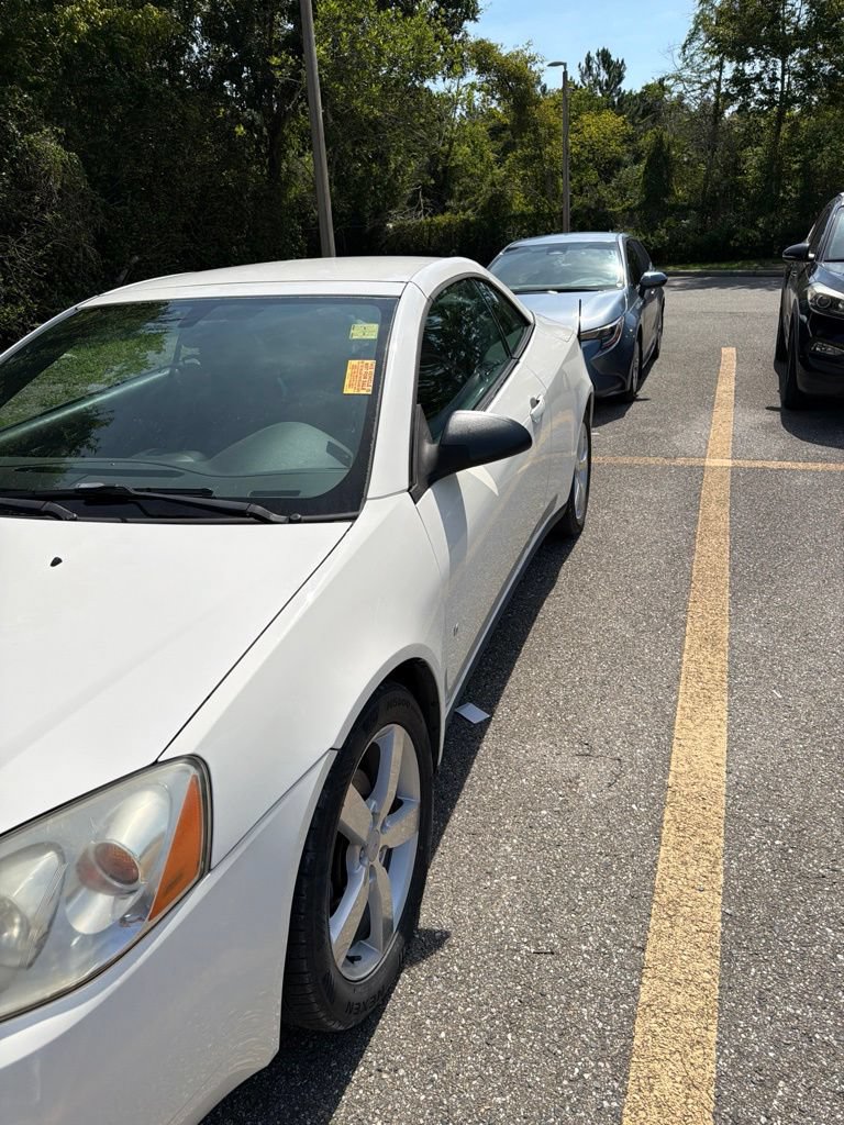 Used 2007 Pontiac G6 GT w/ Sport Package FWD image 2