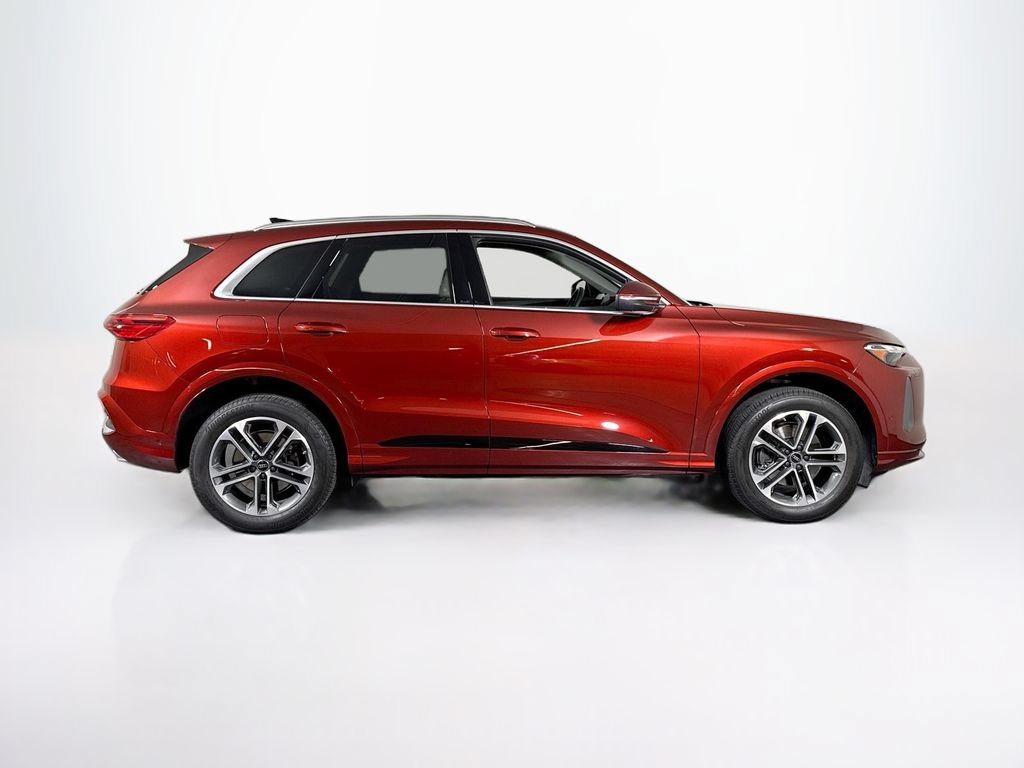 Used 2025 Audi Q5 Premium w/ Convenience Package AWD/4WD image 6
