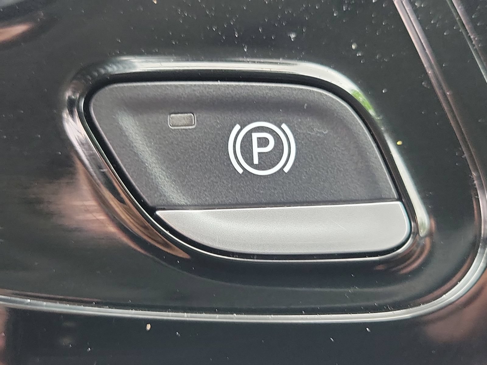 Used 2024 Chrysler Pacifica Limited FWD image 16