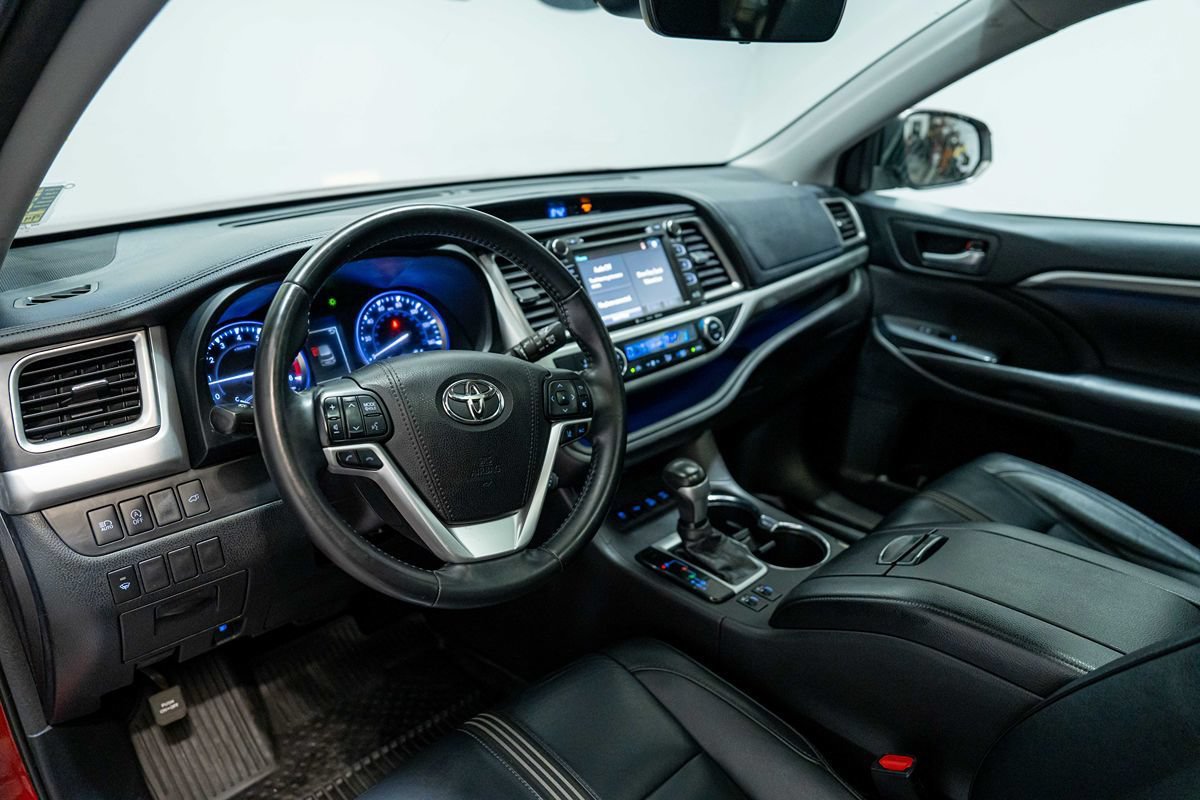 Used 2018 Toyota Highlander SE AWD/4WD image 11