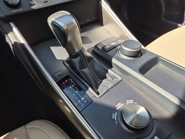 Used 2016 Lexus IS 200t RWD image 12