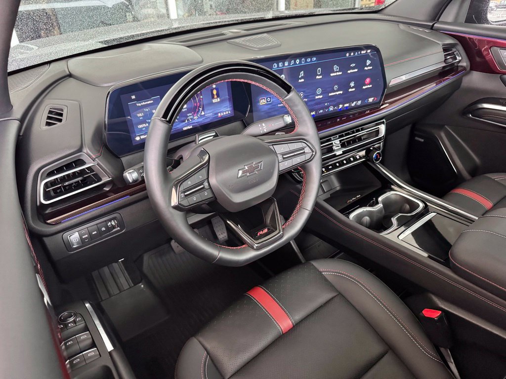 Used 2025 Chevrolet Traverse RS AWD/4WD image 3