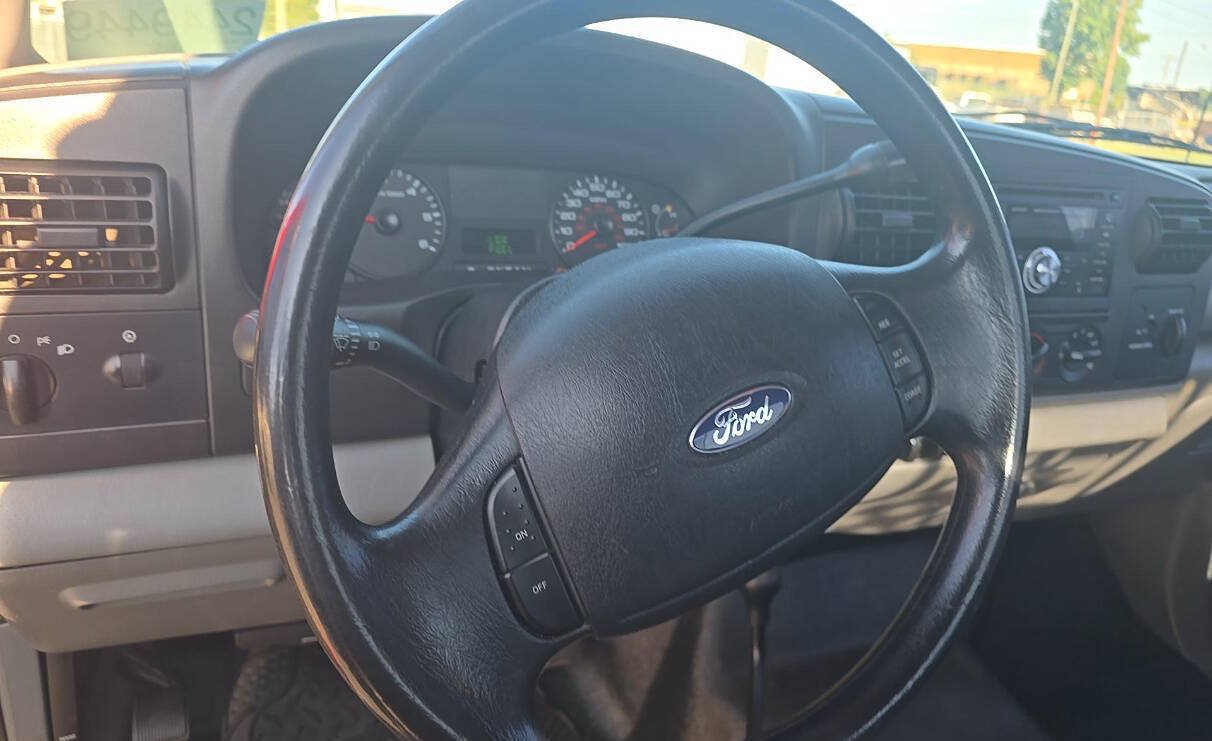 Used 2006 Ford F250 XL AWD/4WD image 9