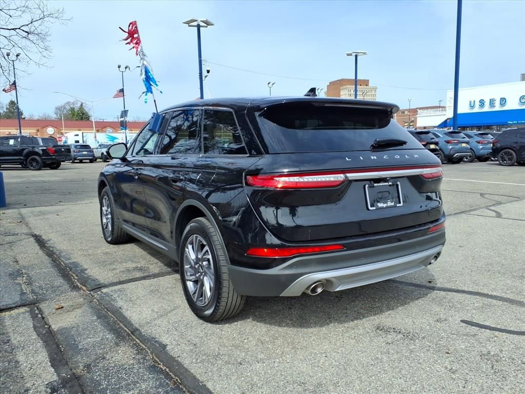 Used 2024 Lincoln Corsair AWD image 9